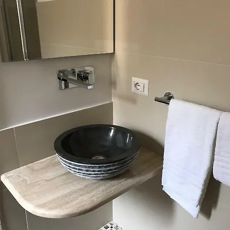 Daire Colosseo-Trevi Iconic & Central For 2 Ensuite Wi Fi Ac