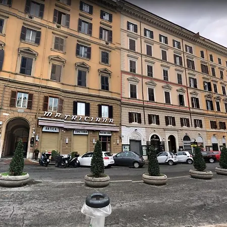 Daire Colosseo-Trevi Iconic & Central For 2 Ensuite Wi Fi Ac